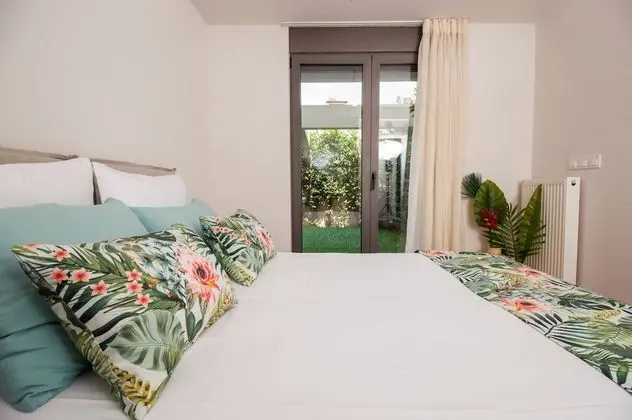 Oregano - Elaia Luxury Ground Floor Apartment with Private Pool and Gym