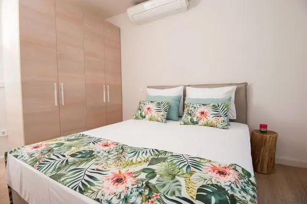 Oregano - Elaia Luxury Ground Floor Apartment with Private Pool and Gym