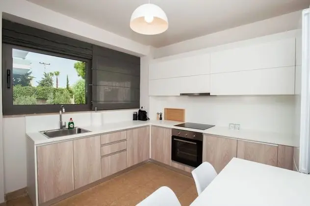 Oregano - Elaia Luxury Ground Floor Apartment with Private Pool and Gym