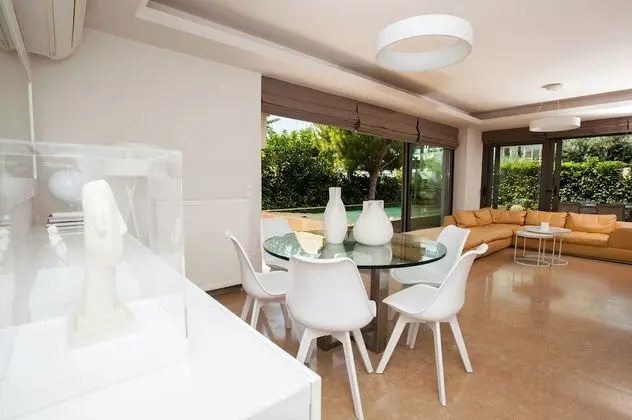 Oregano - Elaia Luxury Ground Floor Apartment with Private Pool and Gym