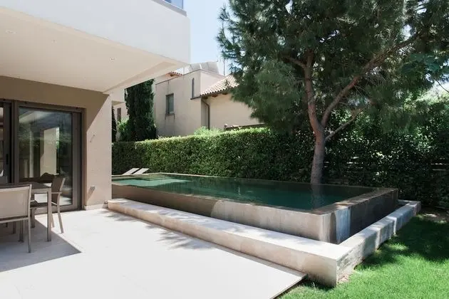 Oregano - Elaia Luxury Ground Floor Apartment with Private Pool and Gym