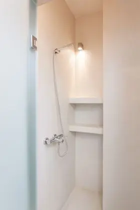 Oregano - Elaia Luxury Ground Floor Apartment with Private Pool and Gym