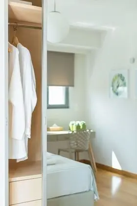 Daphne - Elaia Luxury 2nd Floor City Center Condo