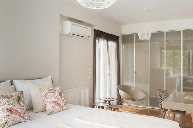 Magnolia - Elaia Luxury Ground Floor Condo with Private Pool and Garden