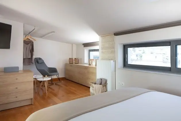 Saffron - Elaia Luxury Top Floor Condo with Private Pool