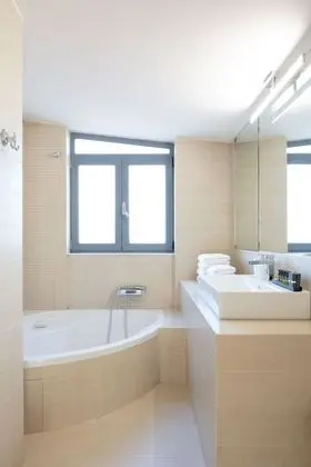 Saffron - Elaia Luxury Top Floor Condo with Private Pool