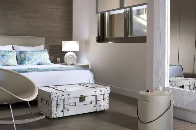 Lavender - Elaia Luxury Ground Floor Suite with Private Pool and Garden
