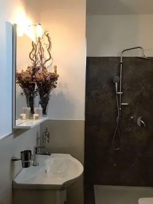 Tek Büyük Yataklı Oda, Banyolu/Duşlu