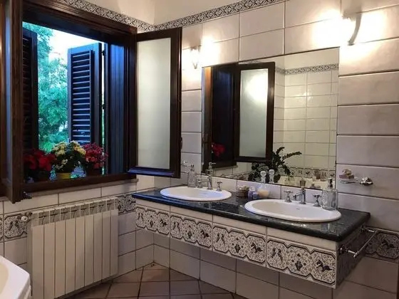 Üç Kişilik Oda, Özel Banyo (External)