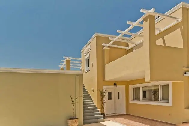 Villa (Liotrivi)