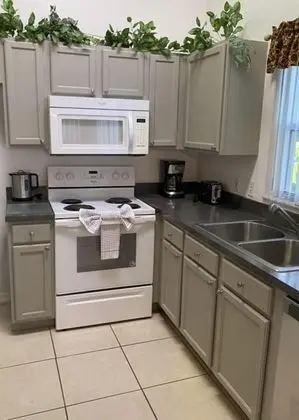 Ev
