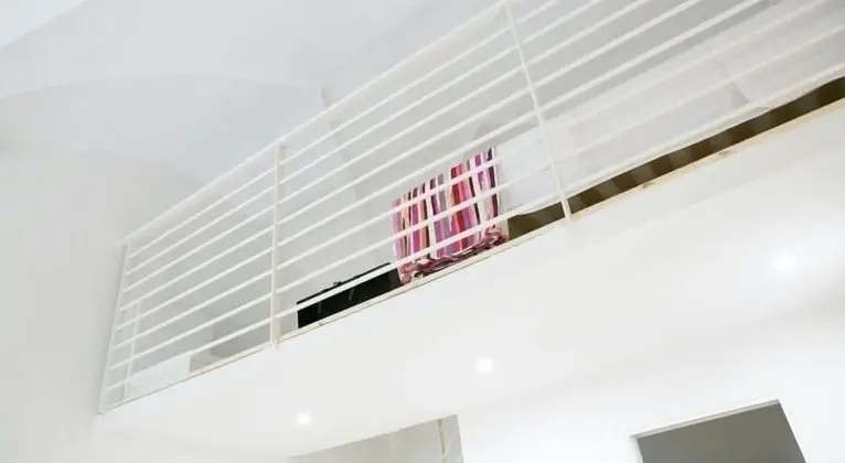 Dört Kişilik Oda, Şehir Manzaralı