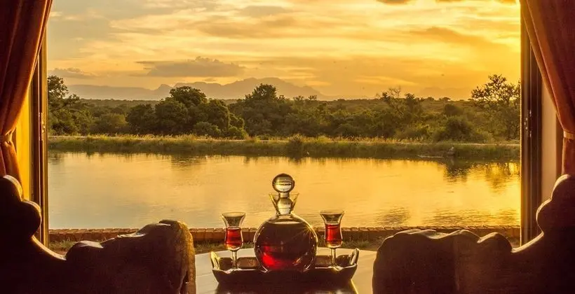 Honeymoon Süit, Göl Manzaralı