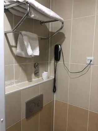 Triple, Bahçe Manzaralı