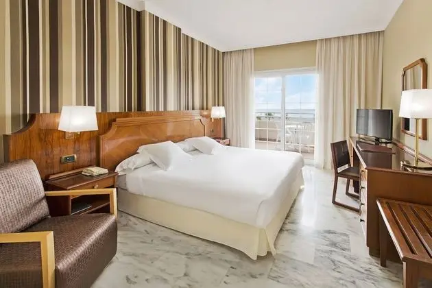 Tek Büyük Yataklı Oda, Balkon, Deniz Manzaralı