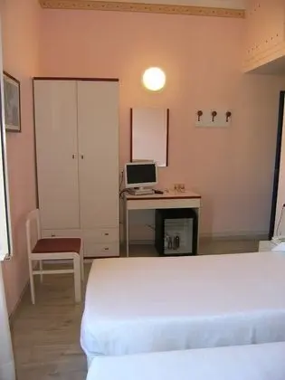 Economy Tek Büyük Yataklı Oda