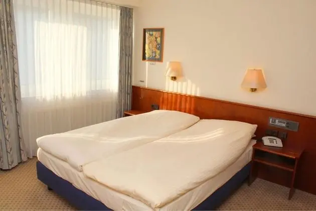 Basic Tek Büyük Yataklı Oda