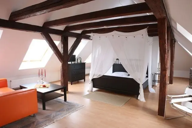 Tek Büyük veya İki Ayrı Yataklı Oda, Bahçe Manzaralı