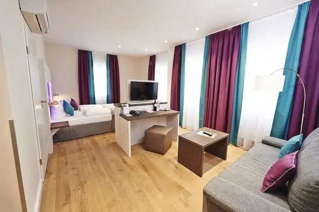 Comfort Tek Büyük Yataklı Oda