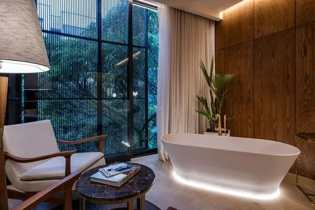 Luxury Oda