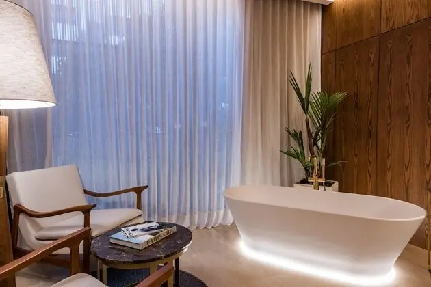 Luxury Oda
