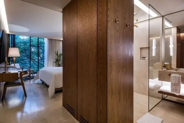 Luxury Oda