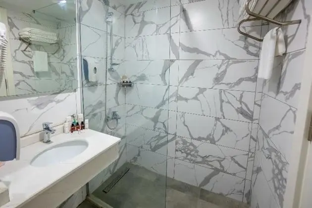 Standard Quad Large Room