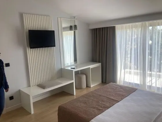 Suite Family Room