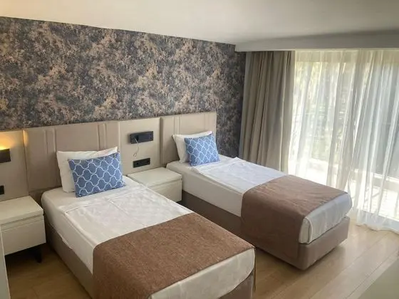 Suite Family Room