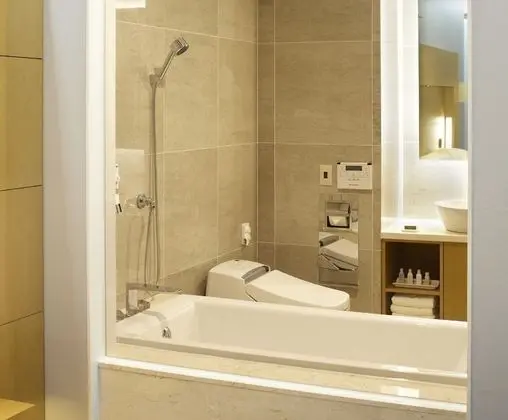 Deluxe Double Room (E - New Wing, Call Hotel directly to check Corner Room availability)