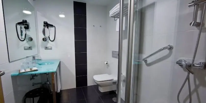 Standard Tek Büyük Yataklı Oda, 1 Çift Kişilik veya 2 Tek Kişilik Yatak