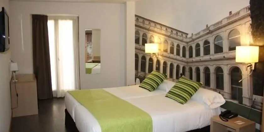 Standard Tek Büyük Yataklı Oda, Şehir Manzaralı