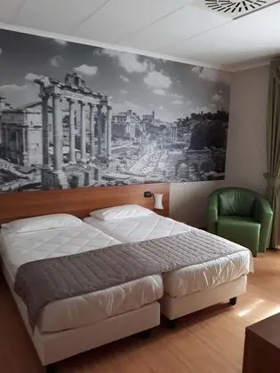 Standard Tek Büyük veya İki Ayrı Yataklı Oda