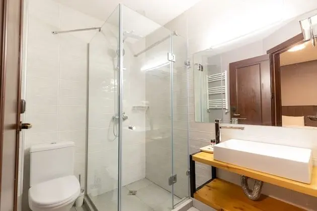 Deluxe Üç Kişilik Oda