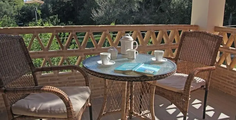 Stüdyo, Bahçe Manzaralı