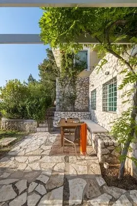 Villa, Denize Sıfır (Tennis Court)