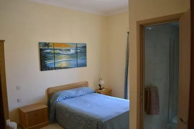 Comfort Tek Büyük veya İki Ayrı Yataklı Oda