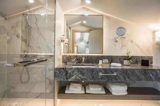 Tek Büyük Yataklı Oda, Balkon, Deniz Manzaralı