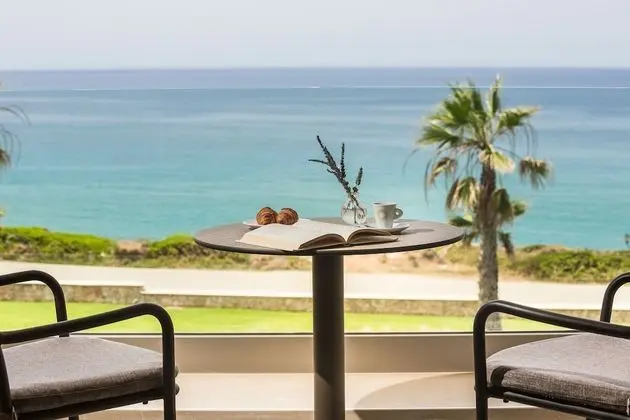Tek Büyük Yataklı Oda, Balkon, Deniz Manzaralı