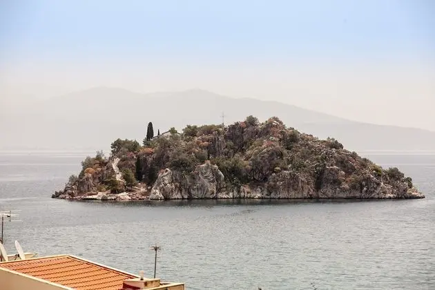Family Oda, Kısmi Deniz Manzaralı
