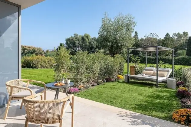 Executive Twin Private Garden