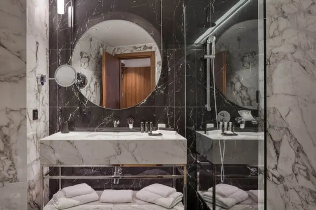 Superior Side View Triple Room