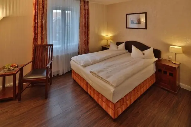 Basic Tek Büyük Yataklı Oda, 1 Büyük (Queen) Boy Yatak