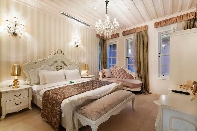 Junior Suite, Kara veya Havuz Manzaralı