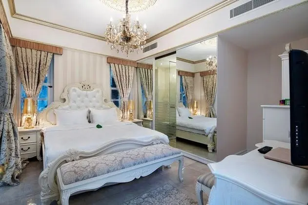 Junior Suite, Kara veya Havuz Manzaralı