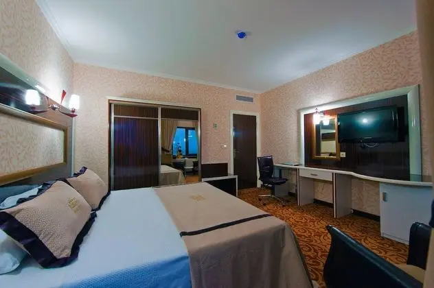 Deluxe Tek Büyük Yataklı Oda