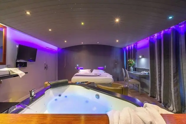 Luxury Süit, 1 Yatak Odası, Sıcak Su Havuzu