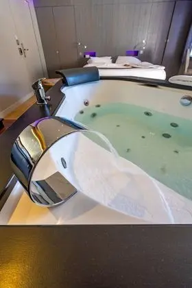 Luxury Süit, 1 Yatak Odası, Sıcak Su Havuzu