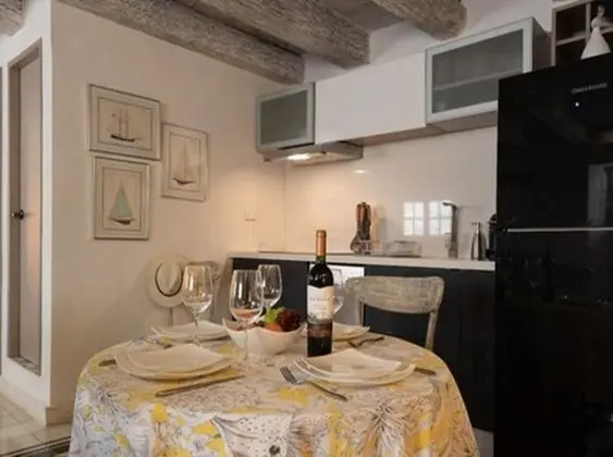 Apart Daire, 1 Çift Kişilik Yatak