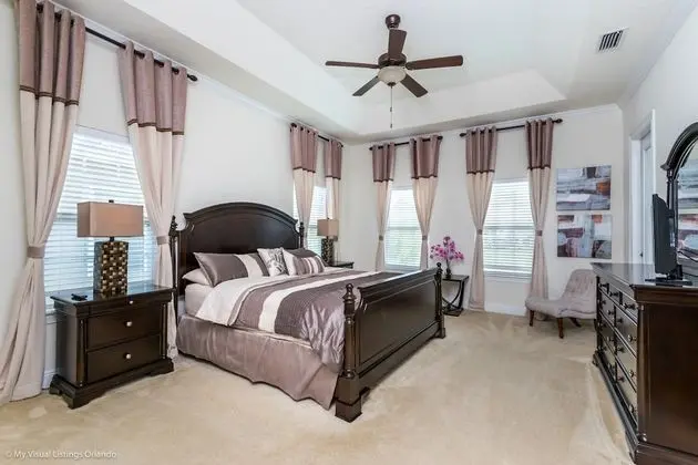 Villa (1080CPINES)
